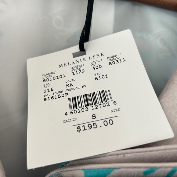 Dress - Picture 6 of 6